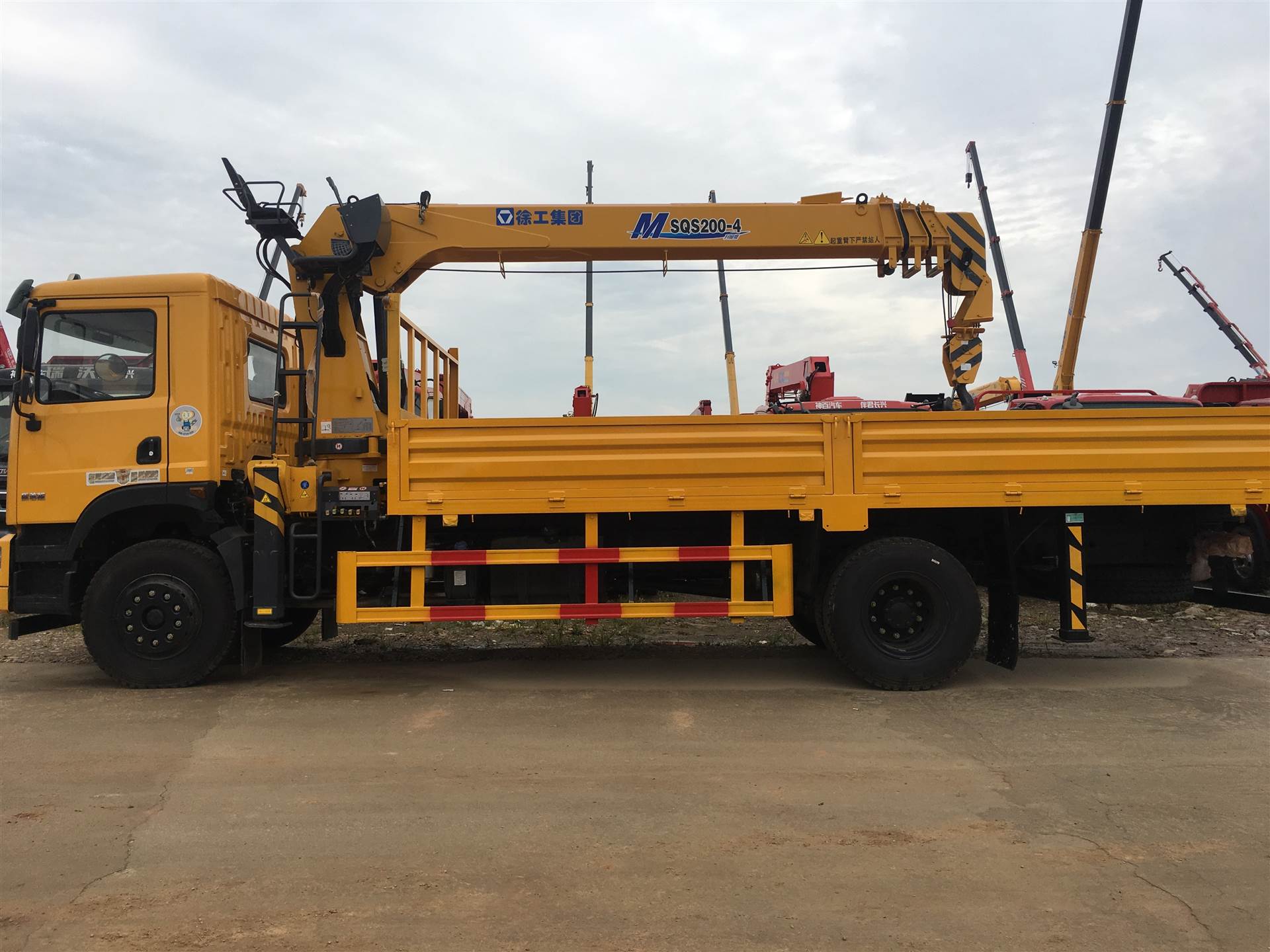 东风华神单桥随车吊  8吨随车吊  徐工8吨吊车价格