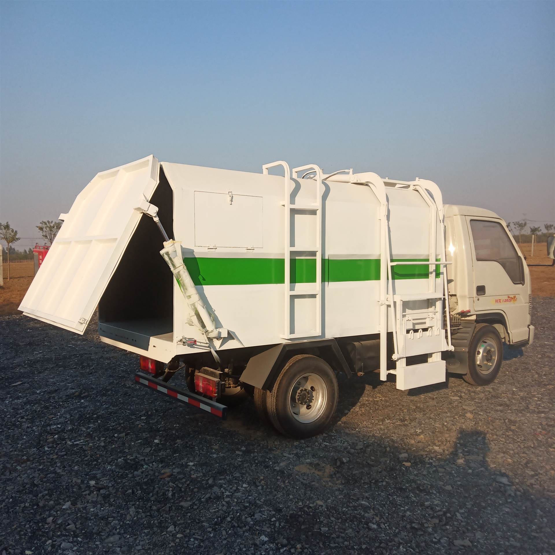 5方挂桶式垃圾车