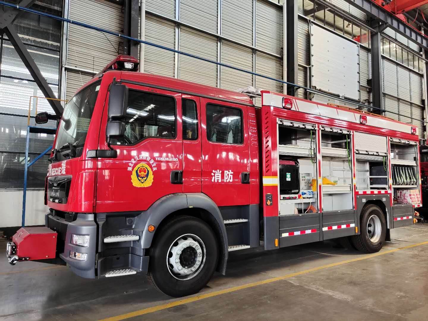 五十铃水罐泡沫消防车