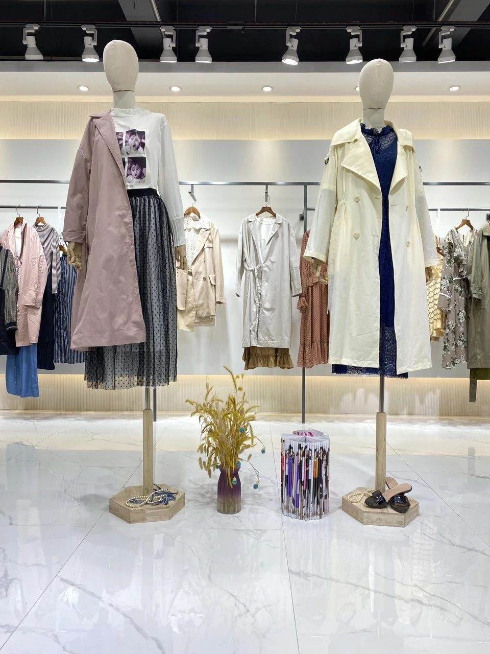 夏柏品牌折扣女装批发商场撤柜女装货源渠道尾货服装供应链