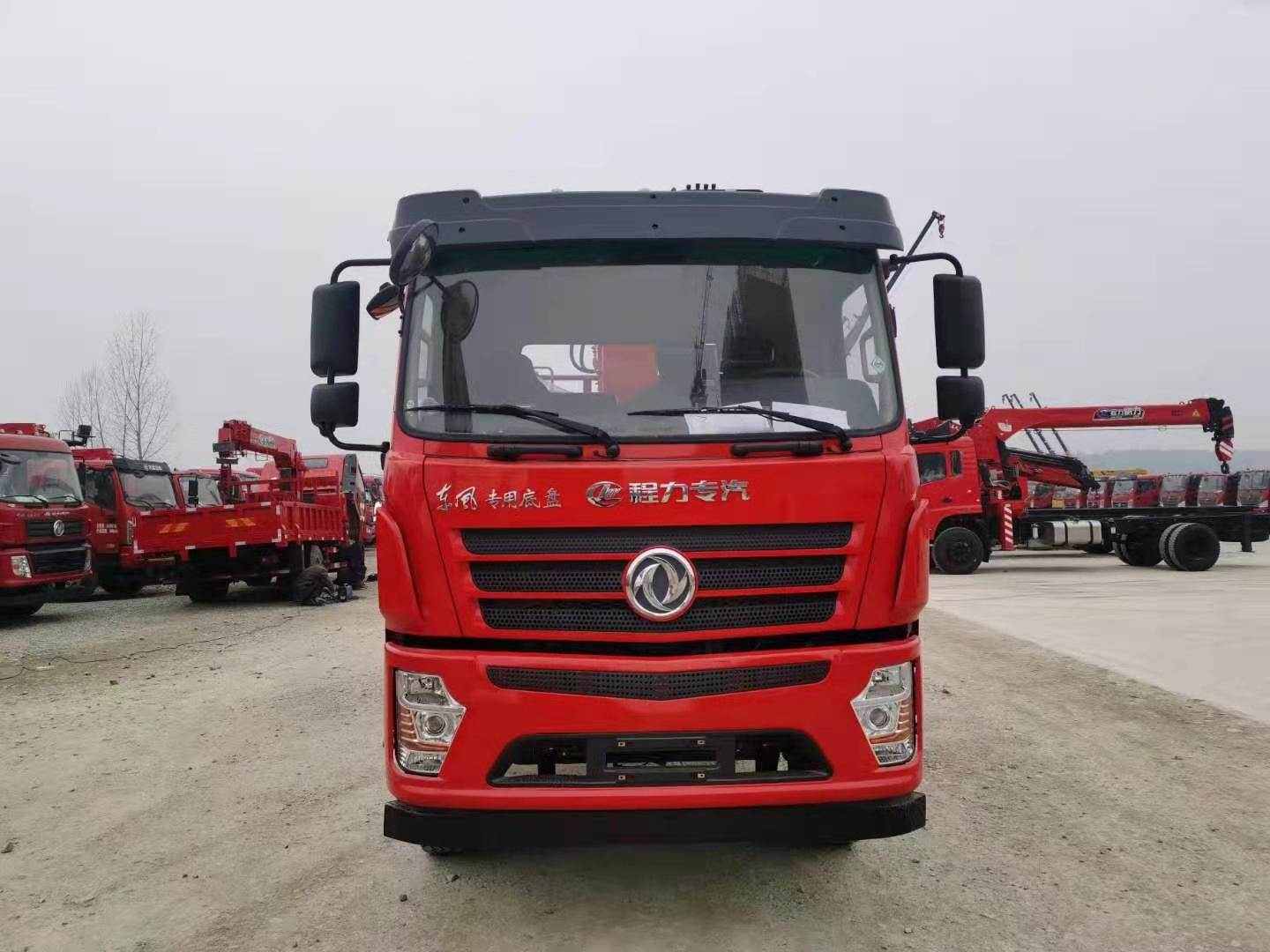 东风华神t5前四后八随车吊厂家