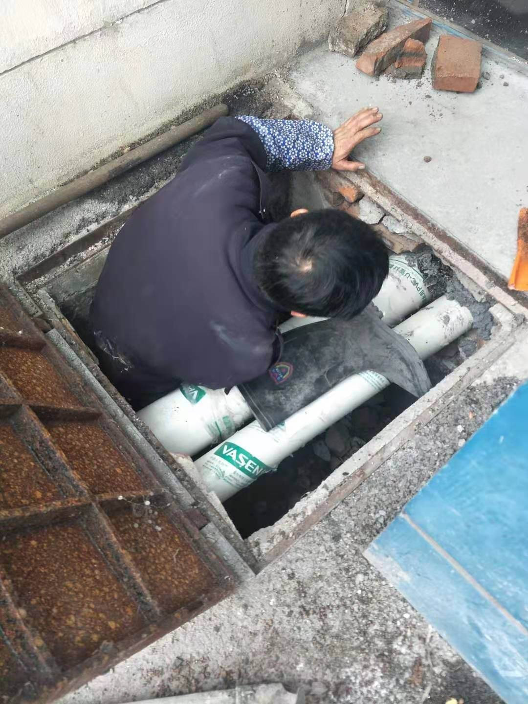 义乌青杨刘管道疏通清洗义乌江南马桶疏通管道厕所