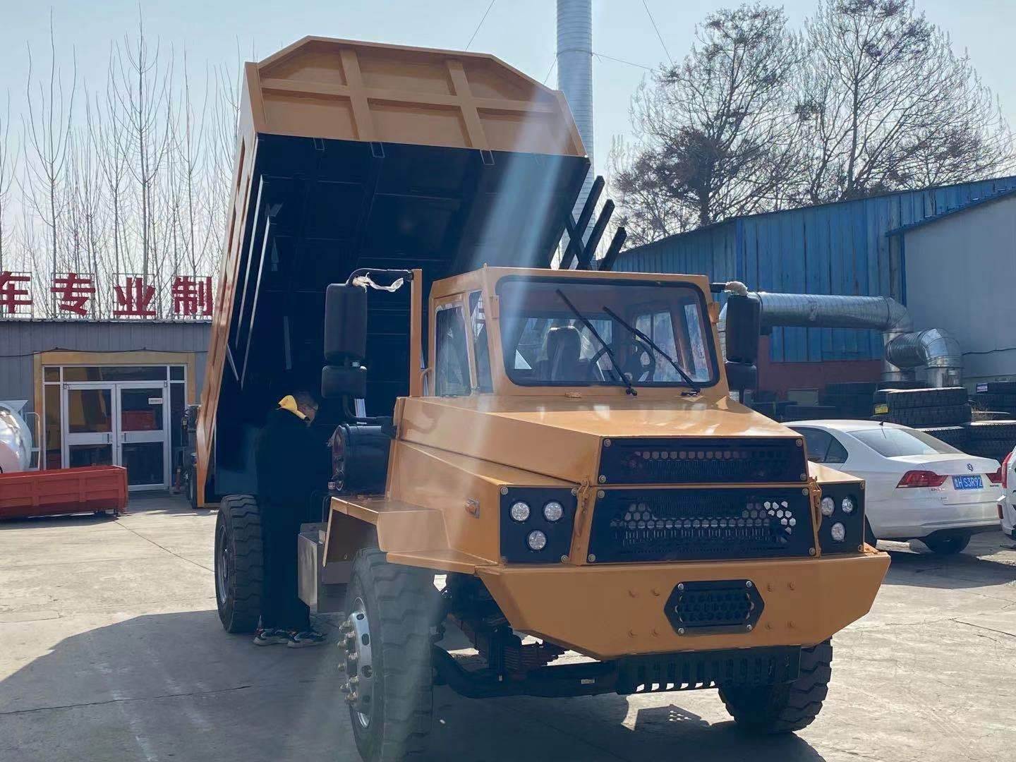 新疆四不像大矿车25吨后驱矿用拉矿车价格98万厂家生产
