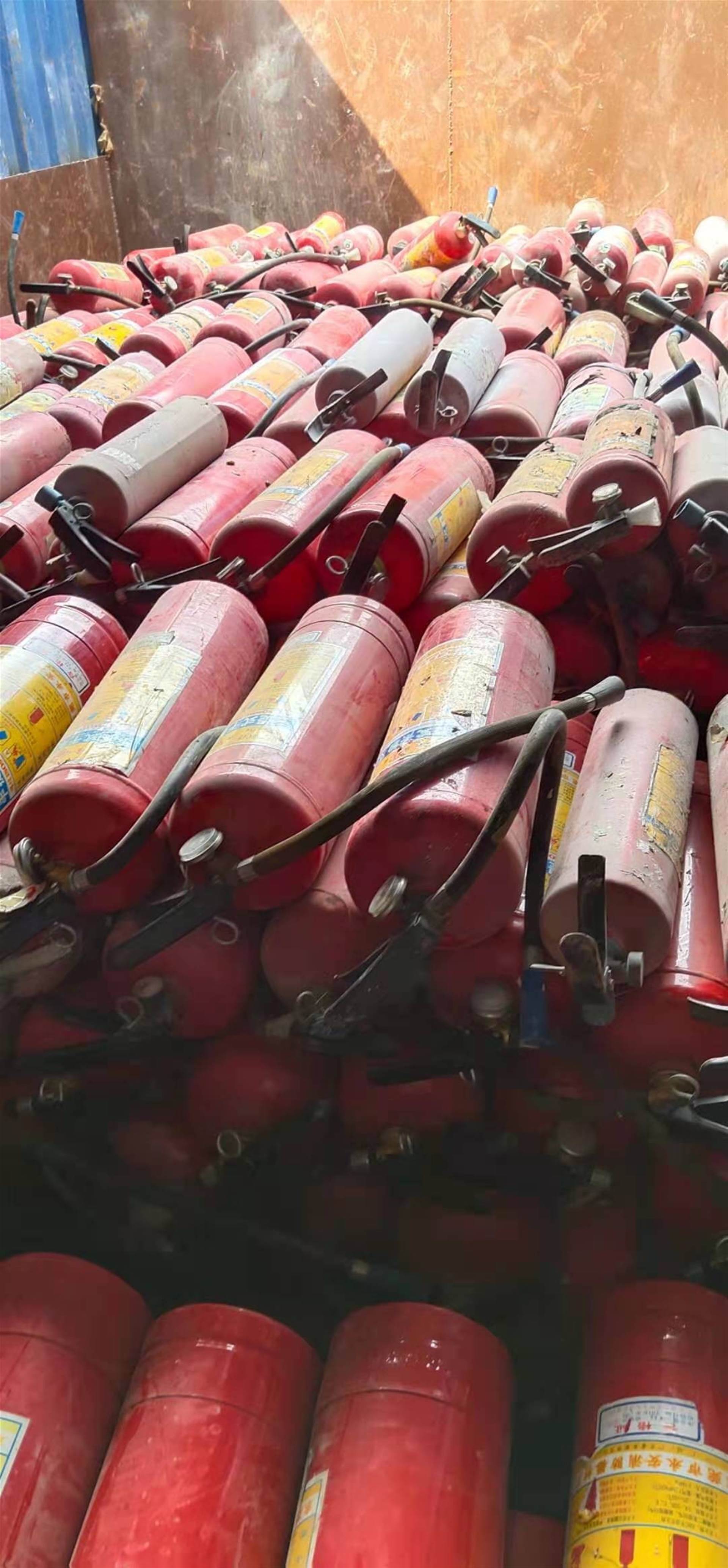 东莞市回收过期灭火器价格 消韦德体育- 韦德体育官方网站- APP下载防器材回收报价 旧灭火器-搜了网