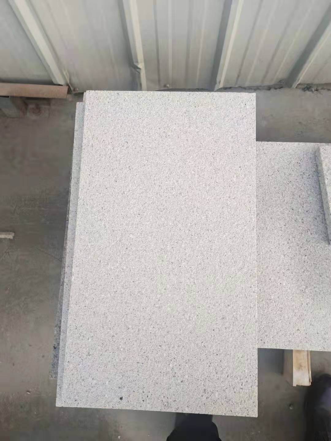 矿山直供白锈石 黄锈石 白锈石批发