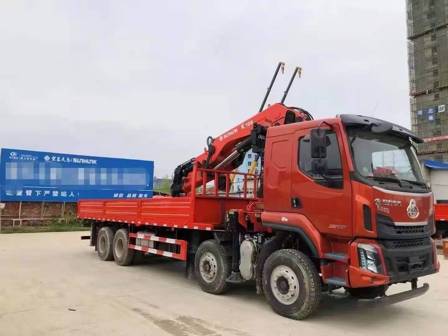 柳汽乘龙国六35吨折臂吊前四后八随车吊