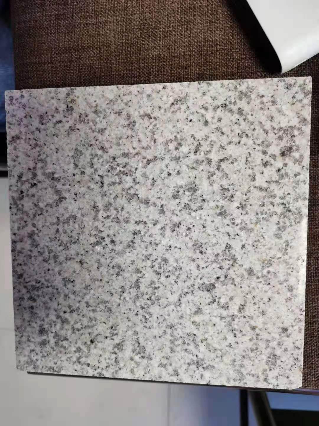 供应白锈石地铺料山东锈石产地白锈石光板火烧板