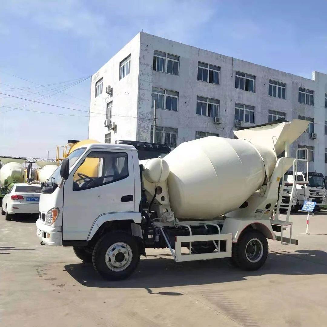 小骏马底盘搅拌车3方水泥搅拌车乡村适用混凝土搅拌车