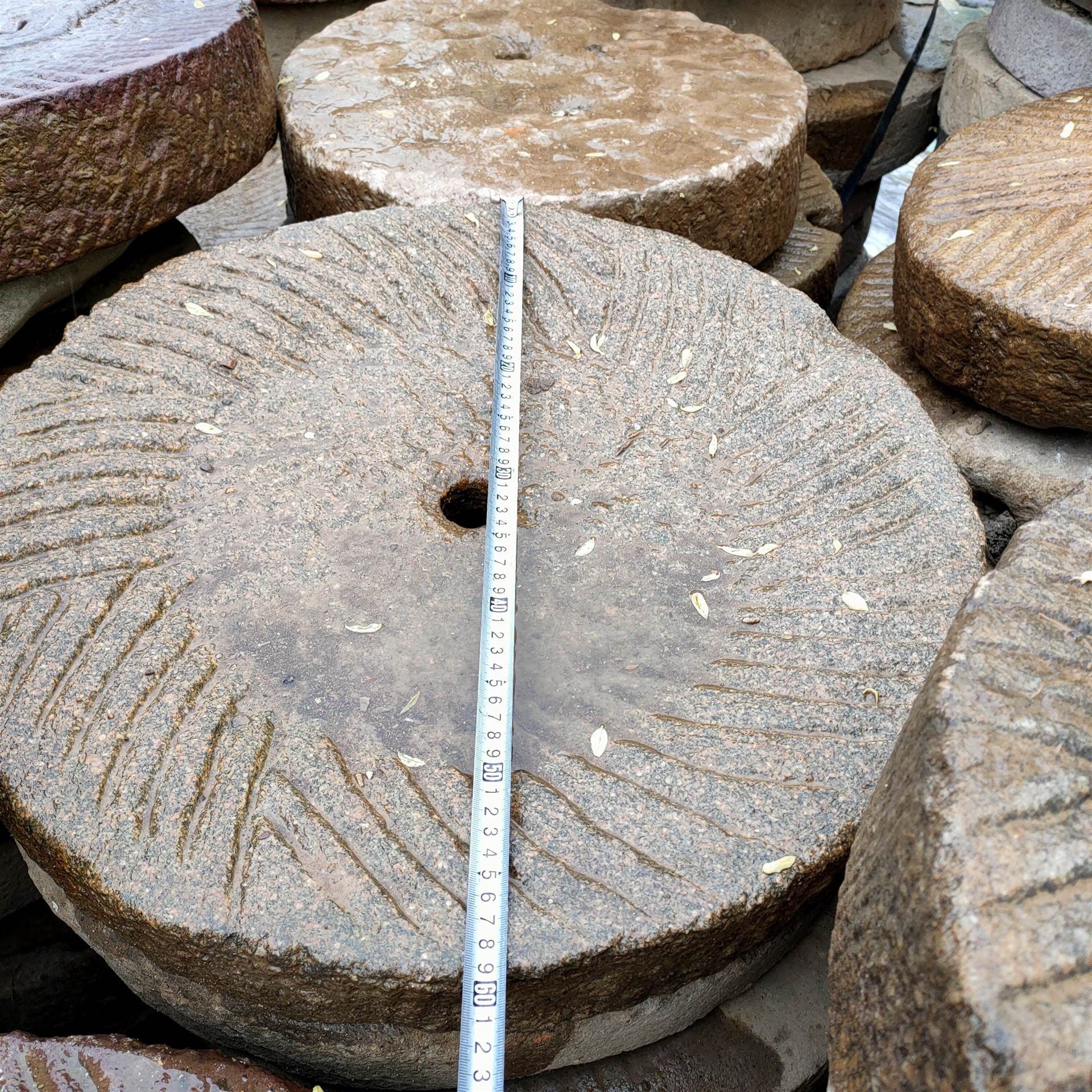 上海二手仿古石山东老石磨厂家批发老石磨茶台旧石磨旧石磙