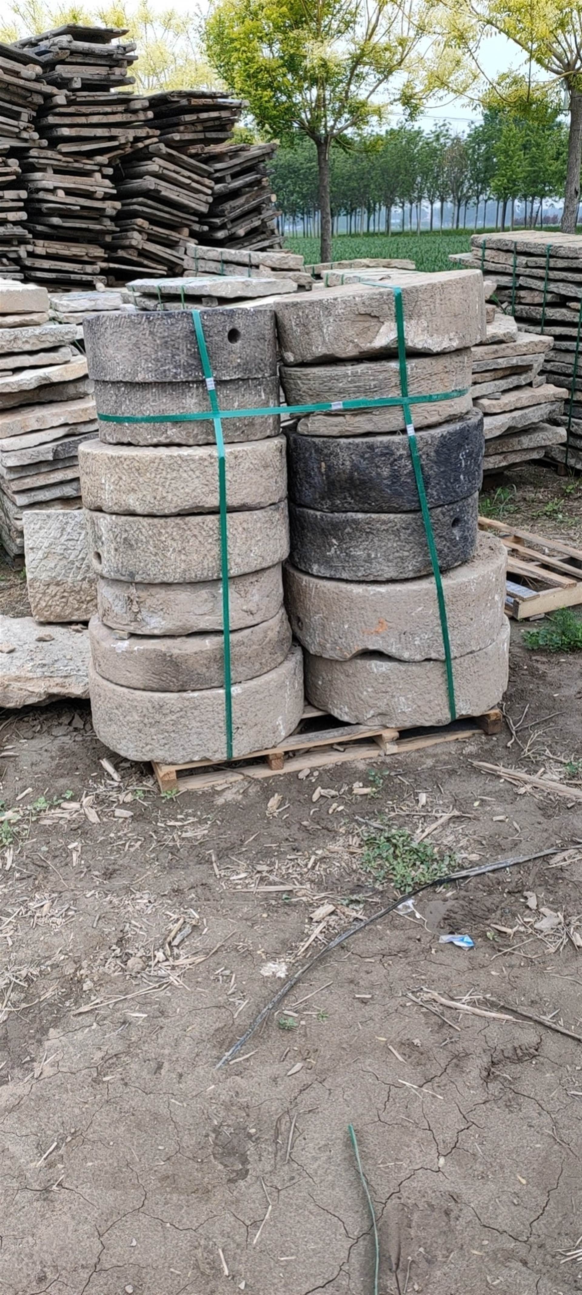 二手磨盘刻字回收老旧磨盘原始磨盘铺路石花岗岩磨盘农村老磨盘