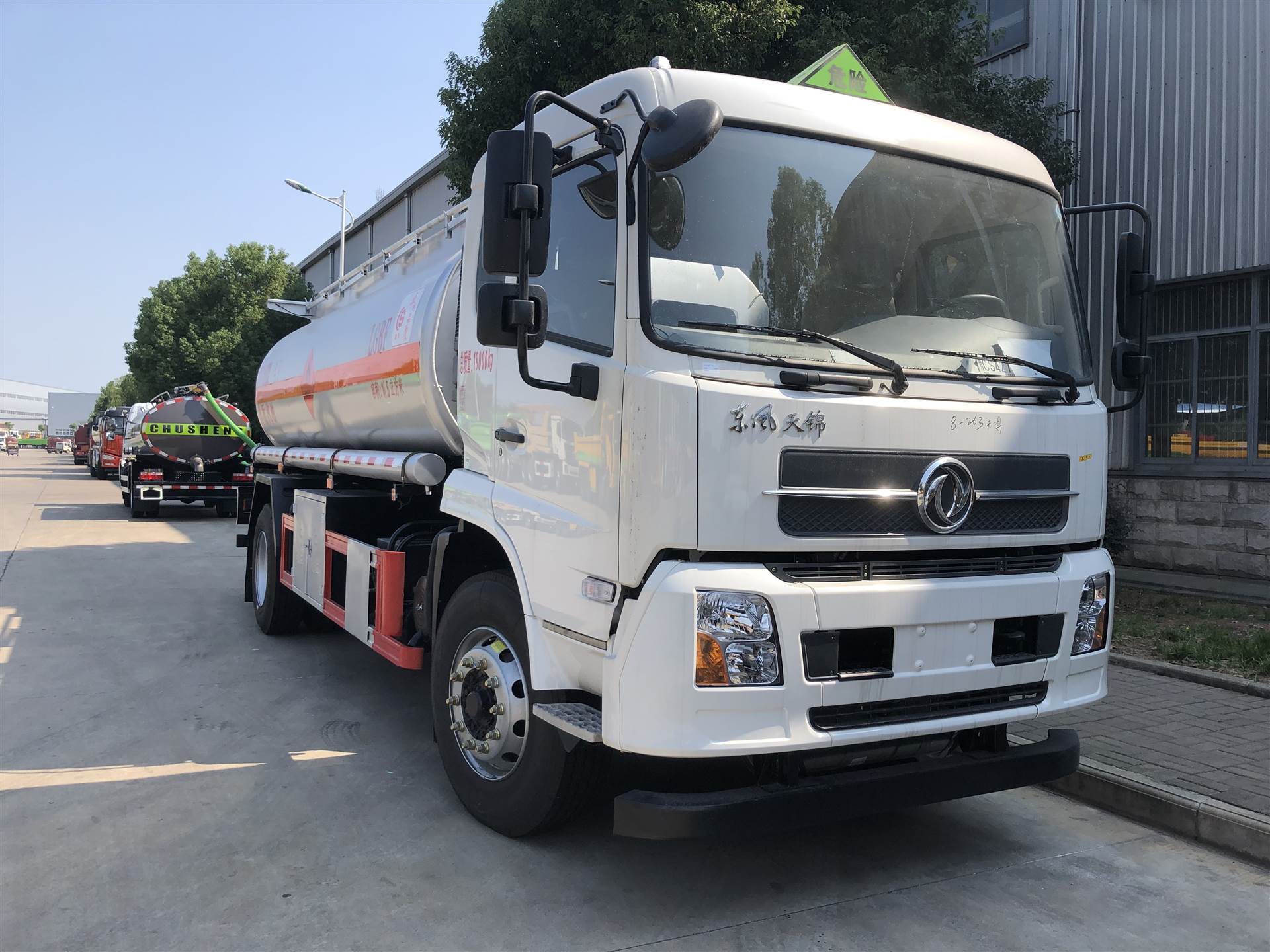 国六新规油罐运输车新款东风油罐车图片小型东风油罐车量大从优