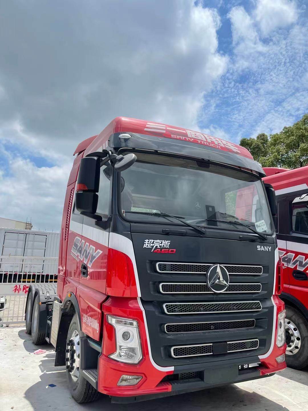 三一牵引车超亮版460马力64牵引车首付4万起电话联系