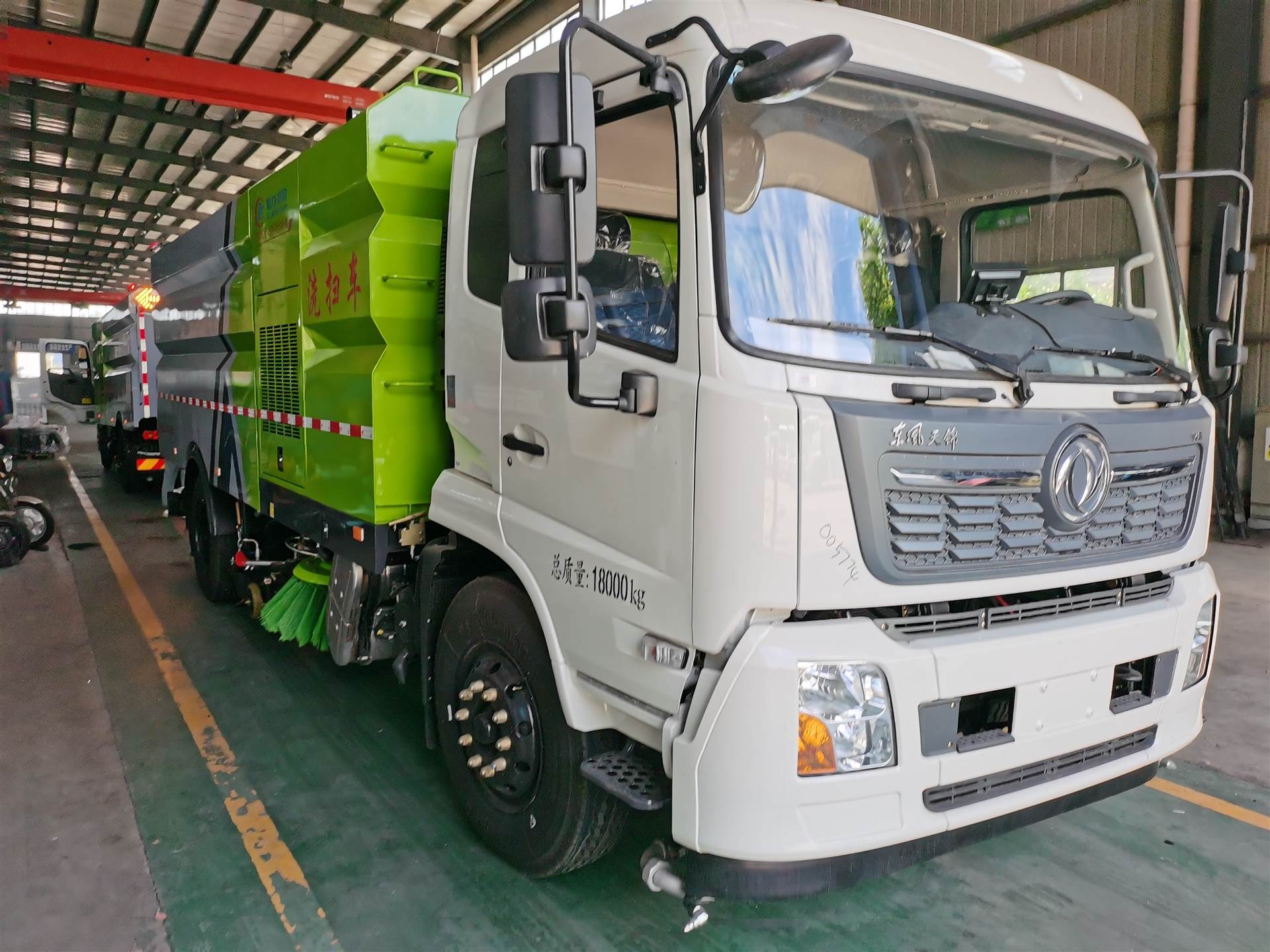 东风天锦210马力国六洗扫车