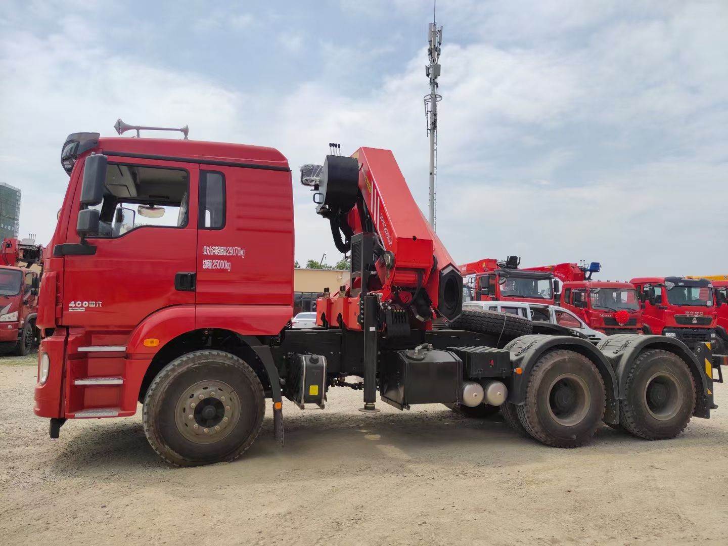 陕汽牵引头25吨随车吊随车吊厂家分期