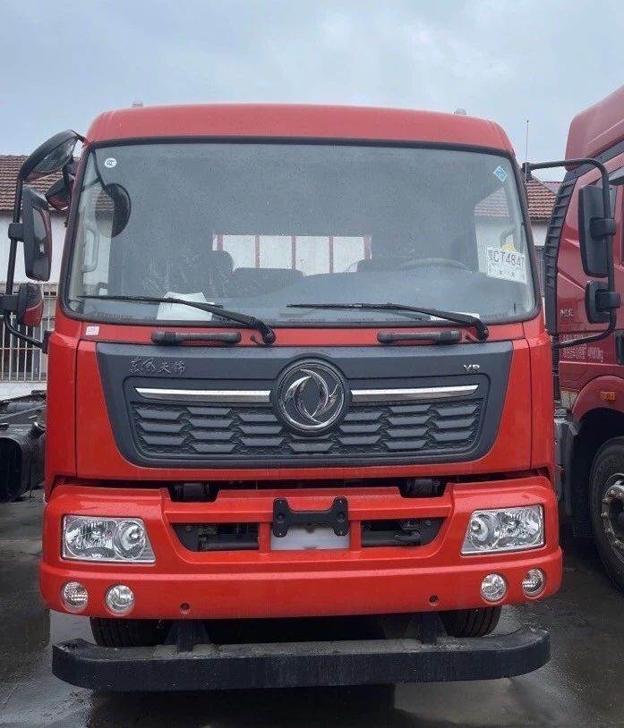 东风天锦vr6米8栏板载货车零首付价格可谈电话联系