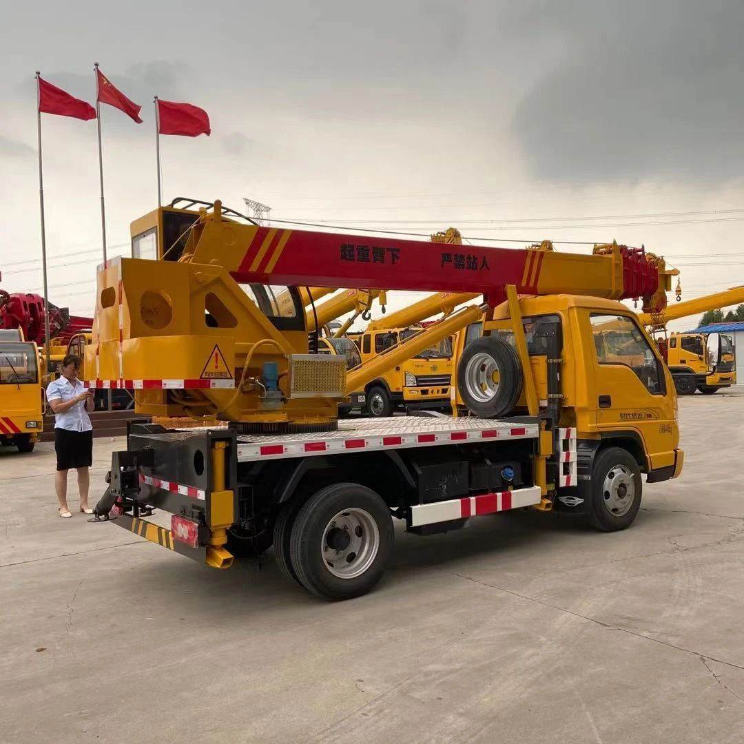 国六5吨蓝牌汽车吊伸缩臂液压吊车双节腿油电两用吊车