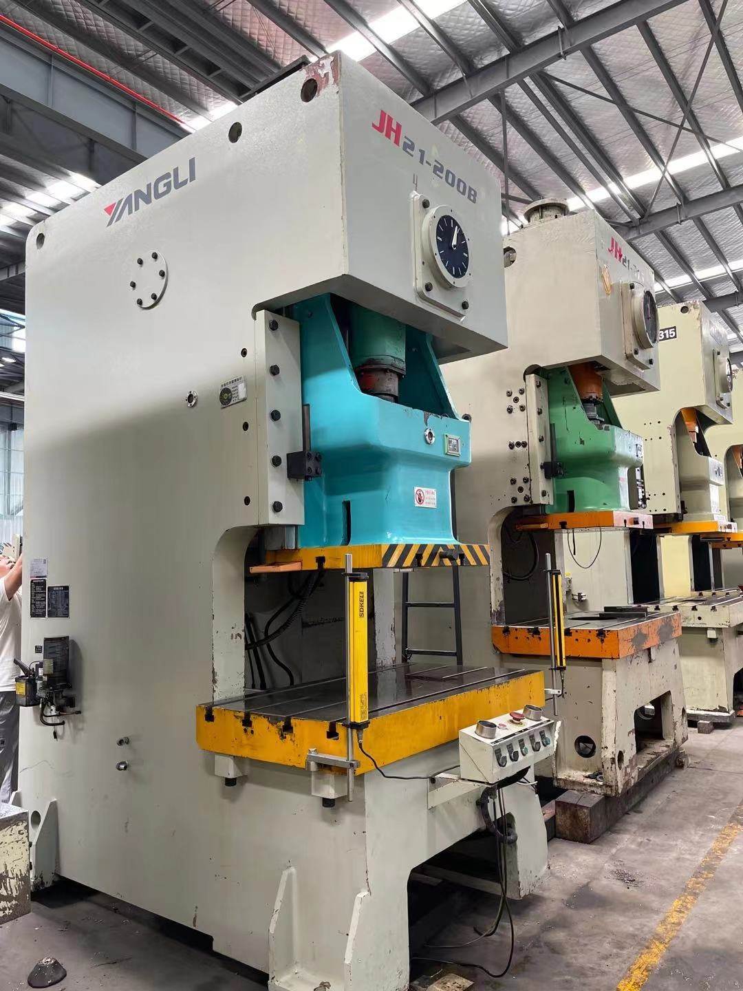 扬力气动冲床jh200b