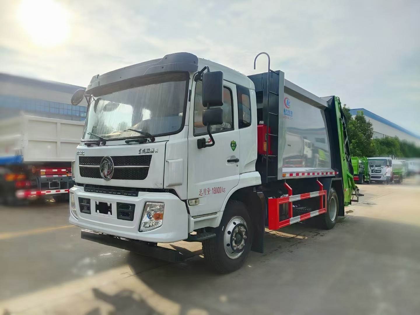 国六东风福瑞卡压缩垃圾车