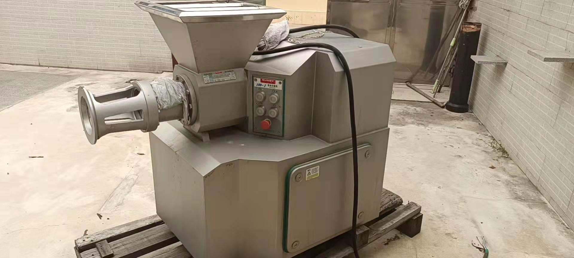 100骨肉分离机肉制品骨肉分离全自动骨肉分离机