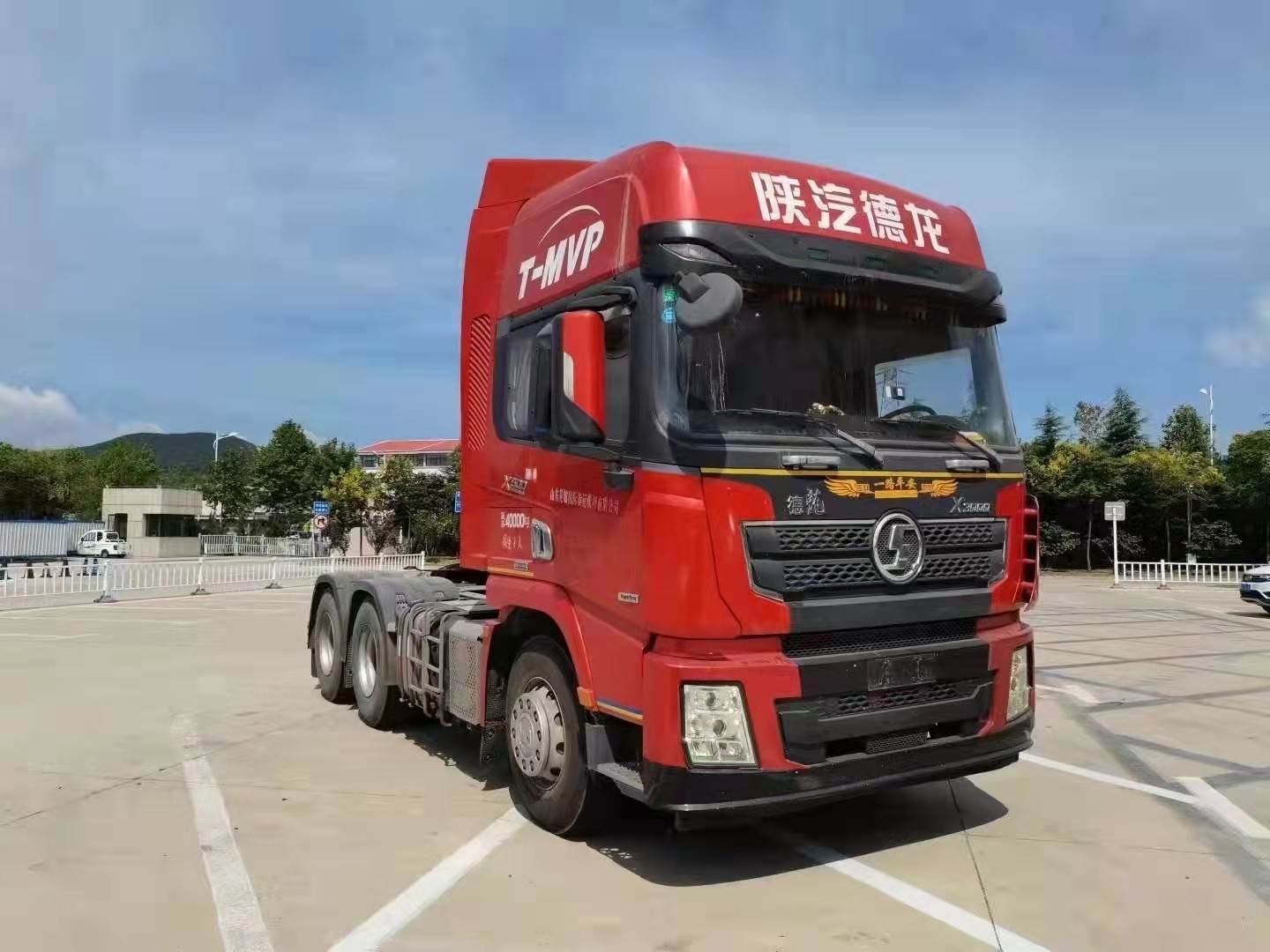 牵引车19年德龙x3000新款500马力车况原版精品全车新轮胎跑了十万公里