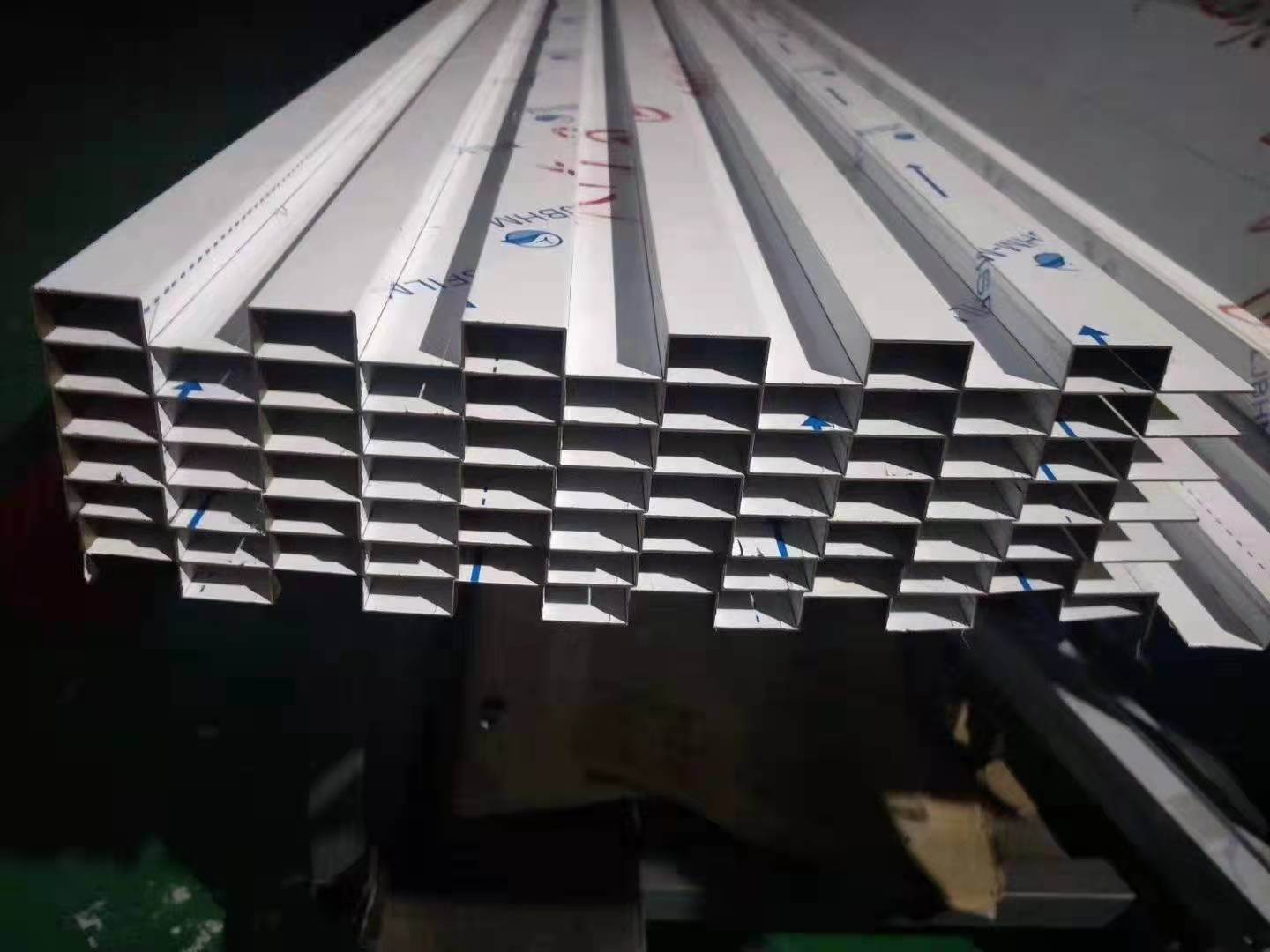 系列不锈钢天沟压水槽商品数量100000货源所属商家已经过真实性核验