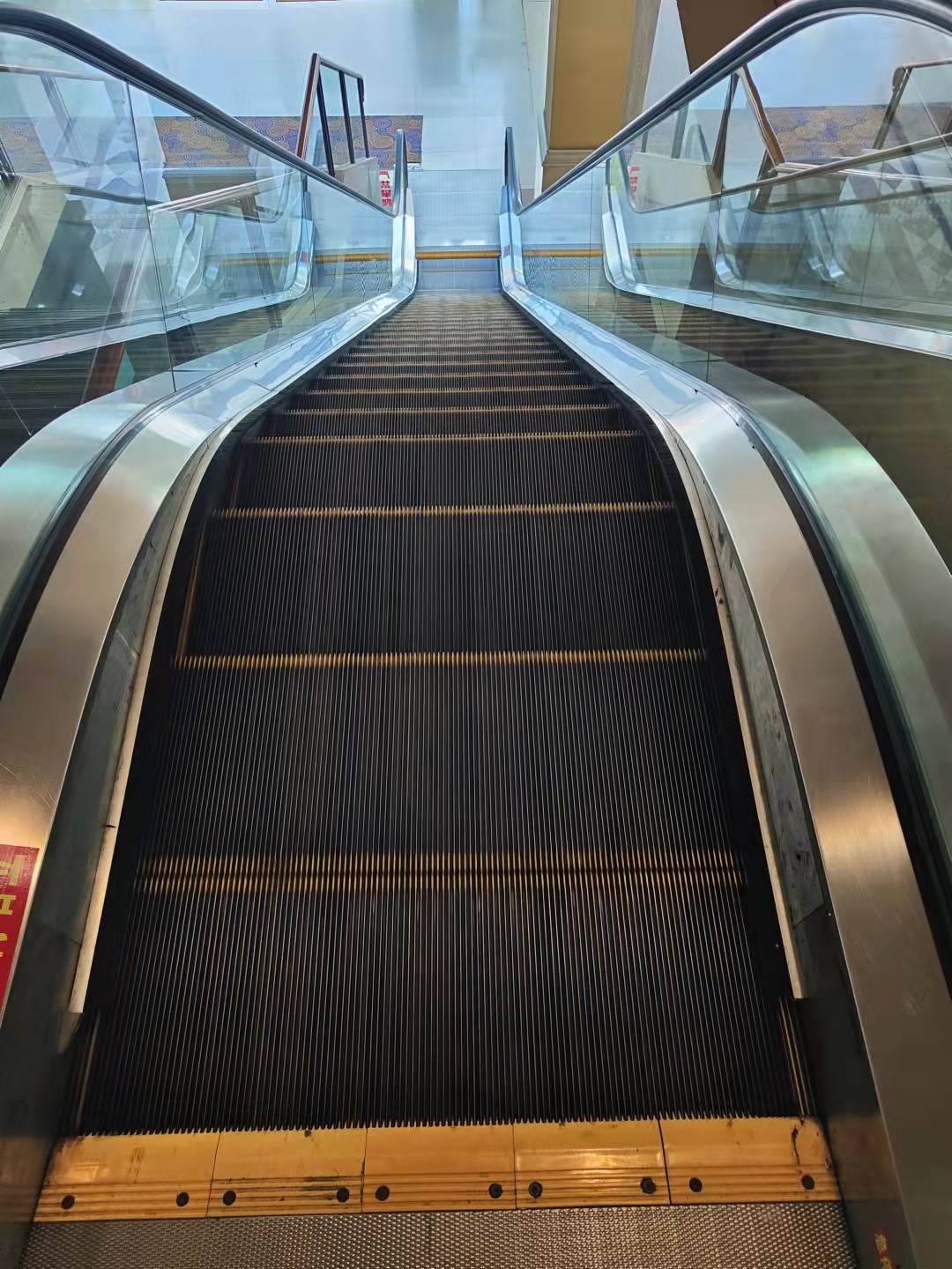 中山商场电梯回收 二手超市扶手梯回收 报废电梯回收