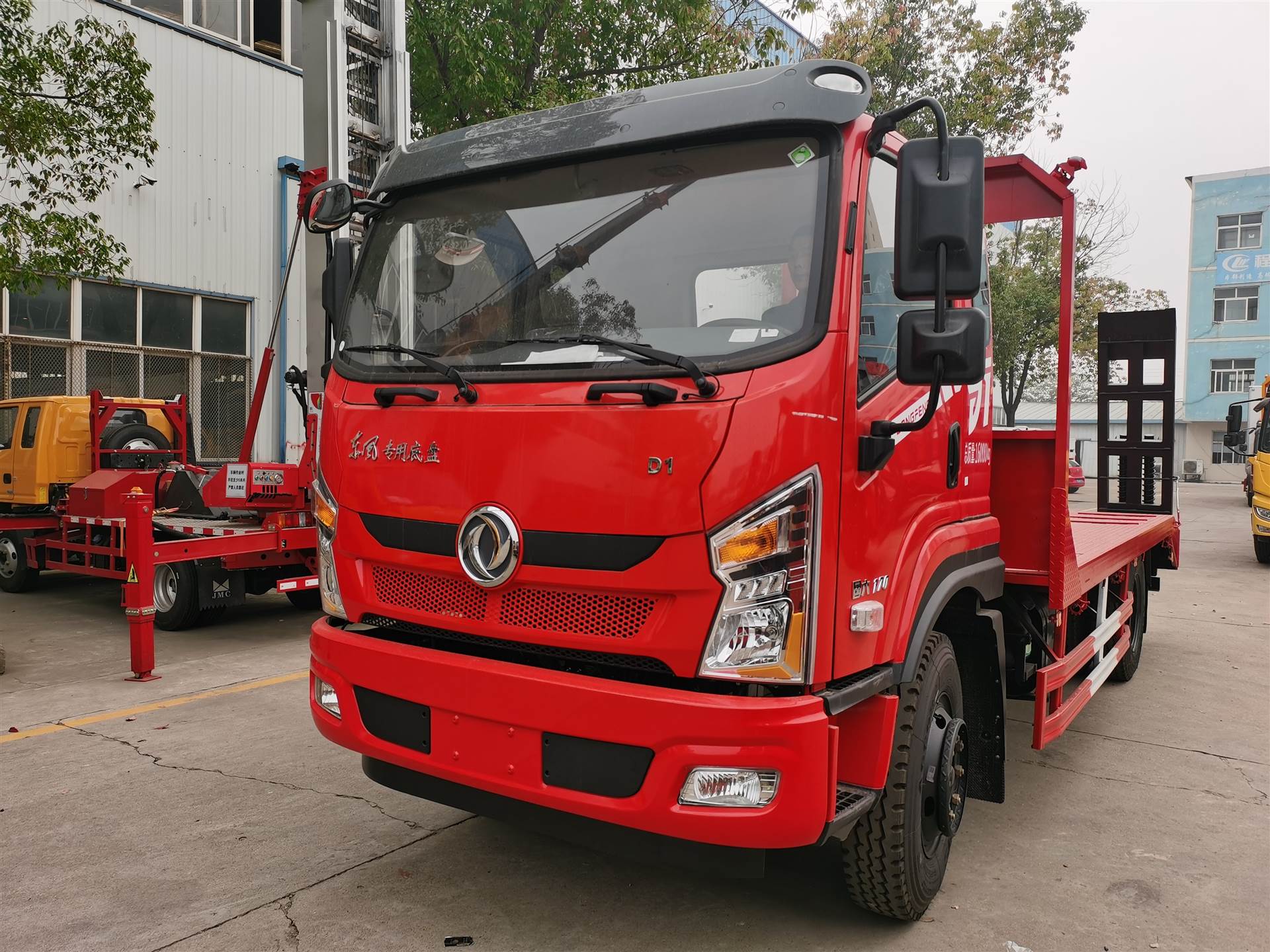 国六东风专底d1平板车