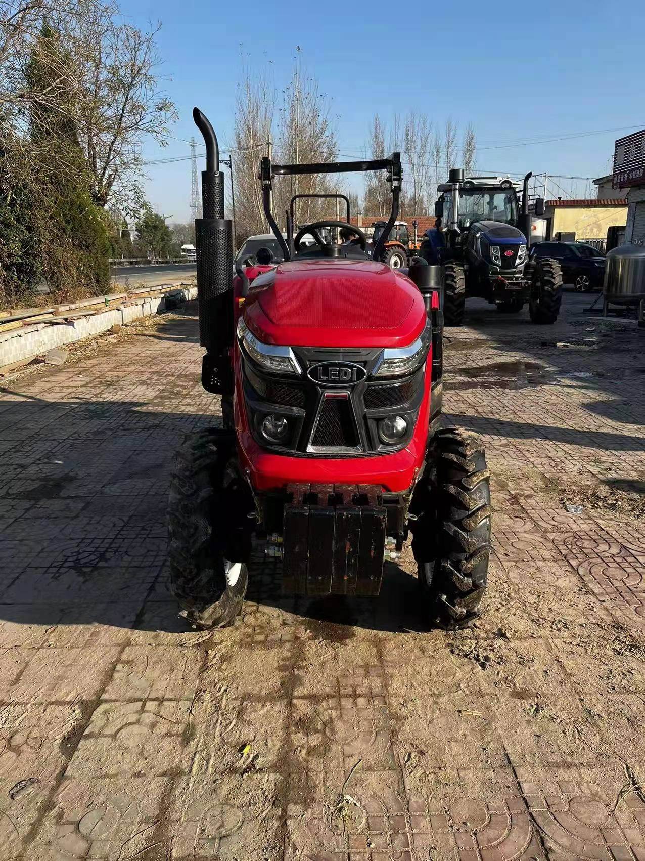 东方红504中型拖拉机四驱旋耕机配置原装防翻防护架