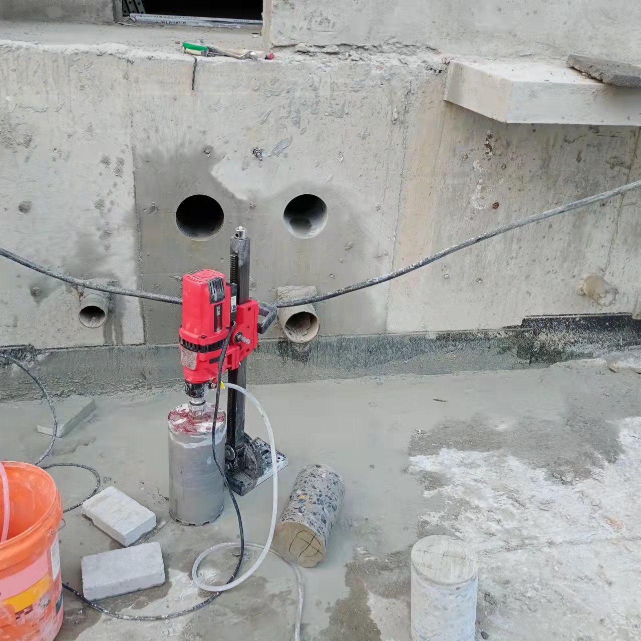 张师傅油烟机墙面排风口打孔110x110cm上门开孔