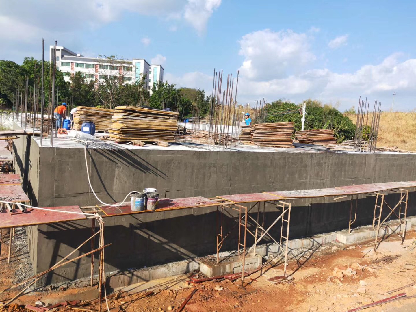 JS聚合物水泥基防水涂料厂家