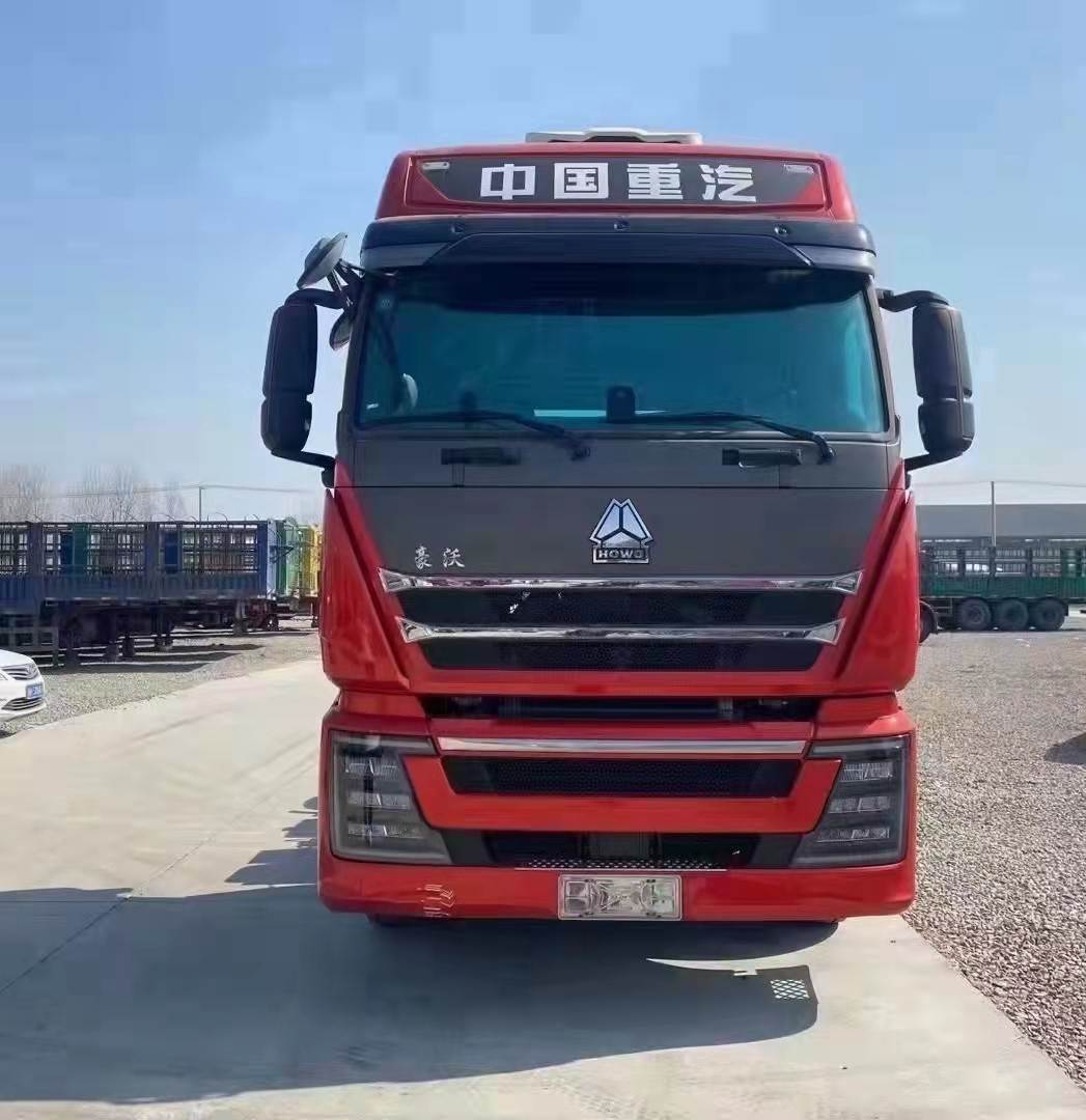 豪沃th7半挂牵引车