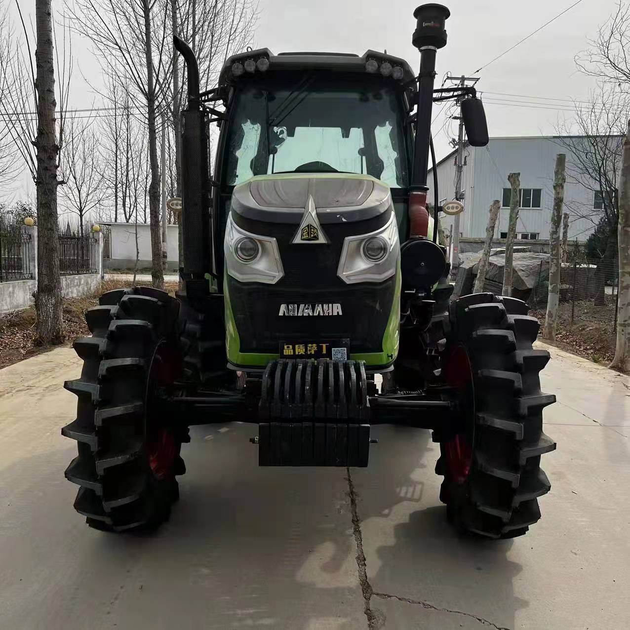 萨丁1404大马力拖拉机大型四驱旋耕犁地拖拉机水稻田用四驱耕整机