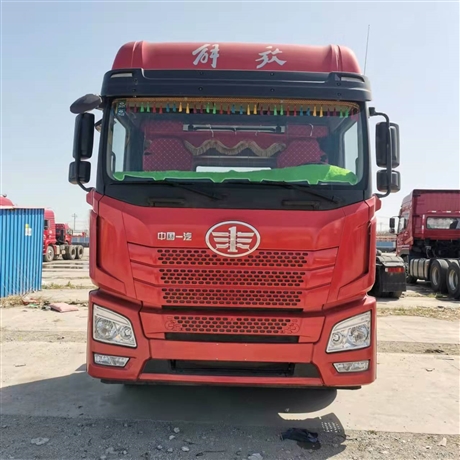 青岛解放jh6国六半挂牵引车