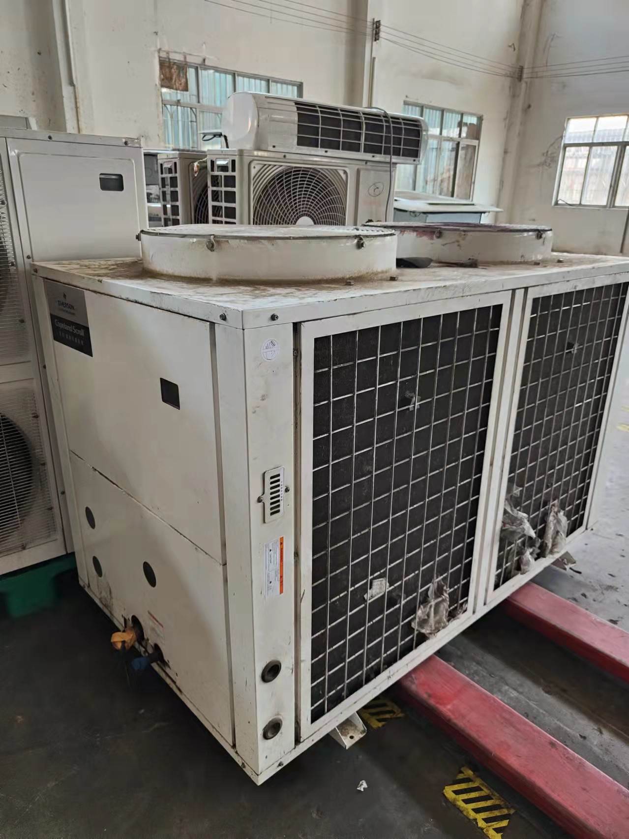 离心机螺杆空压机回收日立双螺杆空压机旧水冷式压缩机处理