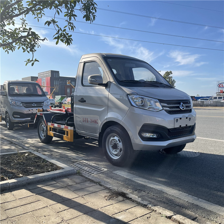 长安汽油小型3方勾臂式垃圾车 小自卸垃圾车箱体落地 3方4方挂臂式垃圾车