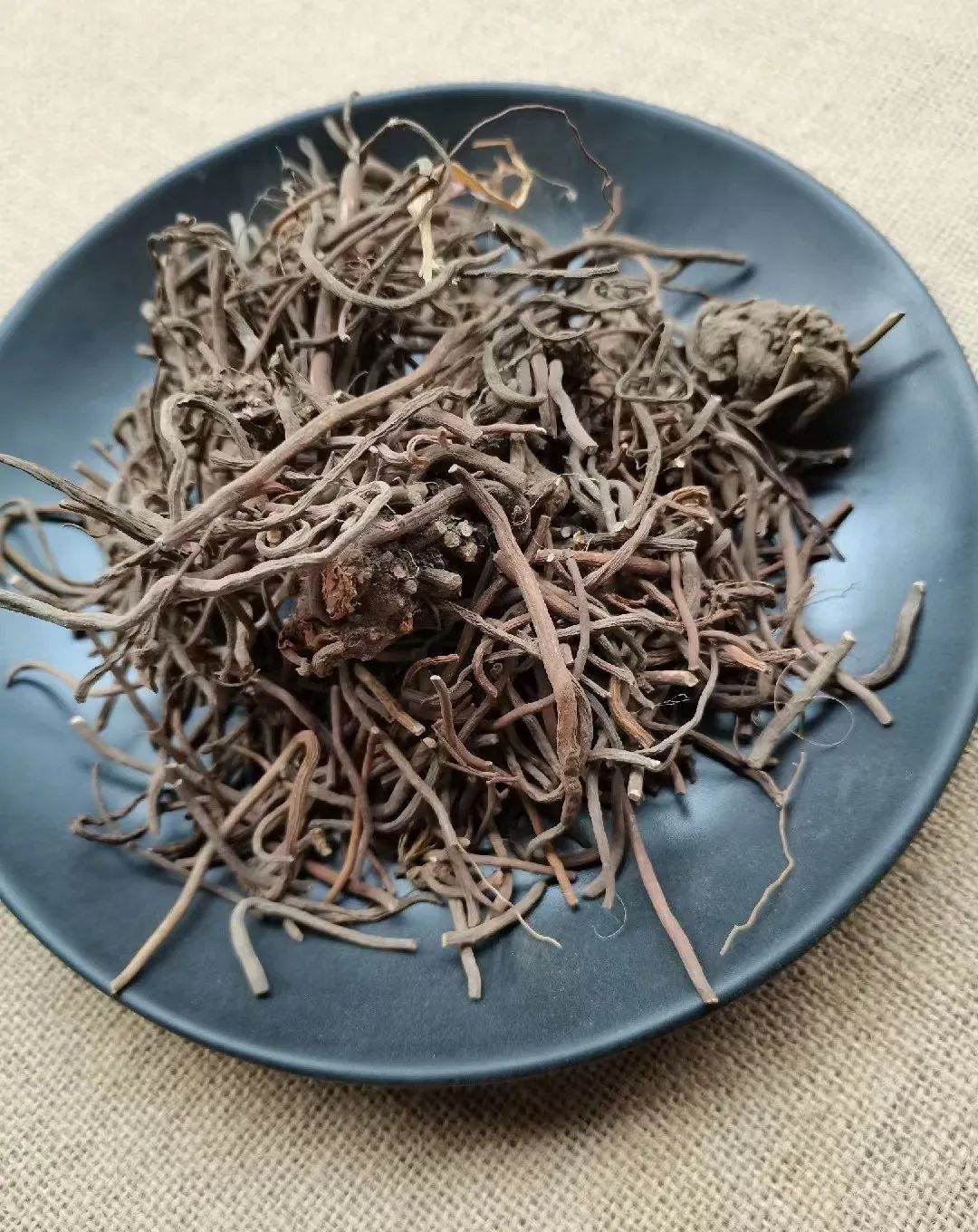 中药材铁筷子一手货源  质量可靠  别名九龙丹   功效与作用