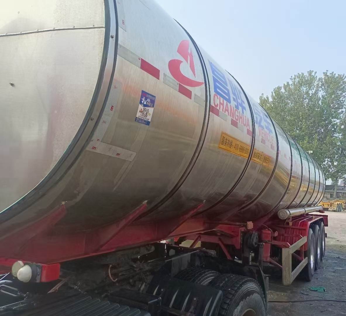 不锈钢304食用油槽罐车带保温加热,304材质,全车铝合金轮毂,轮胎9.