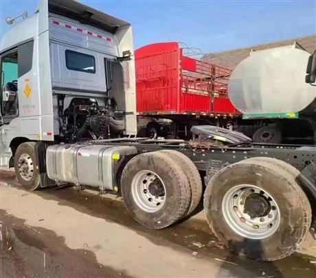 欧曼est560马力半挂牵引车手动挡带液缓,随时提户,可分期付款-搜了网