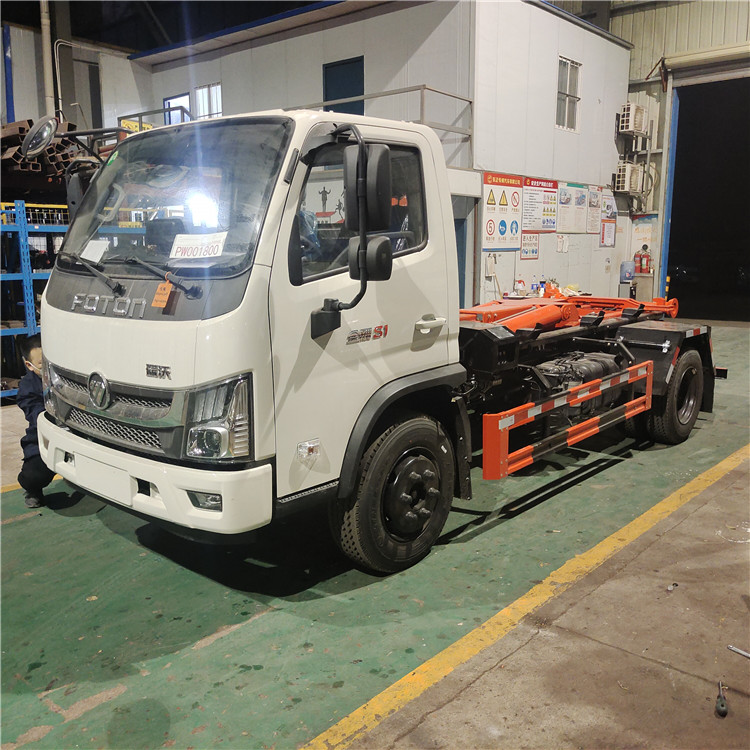 福田瑞沃金刚s1勾臂式垃圾车福田黄牌114吨勾臂车地下室勾臂车