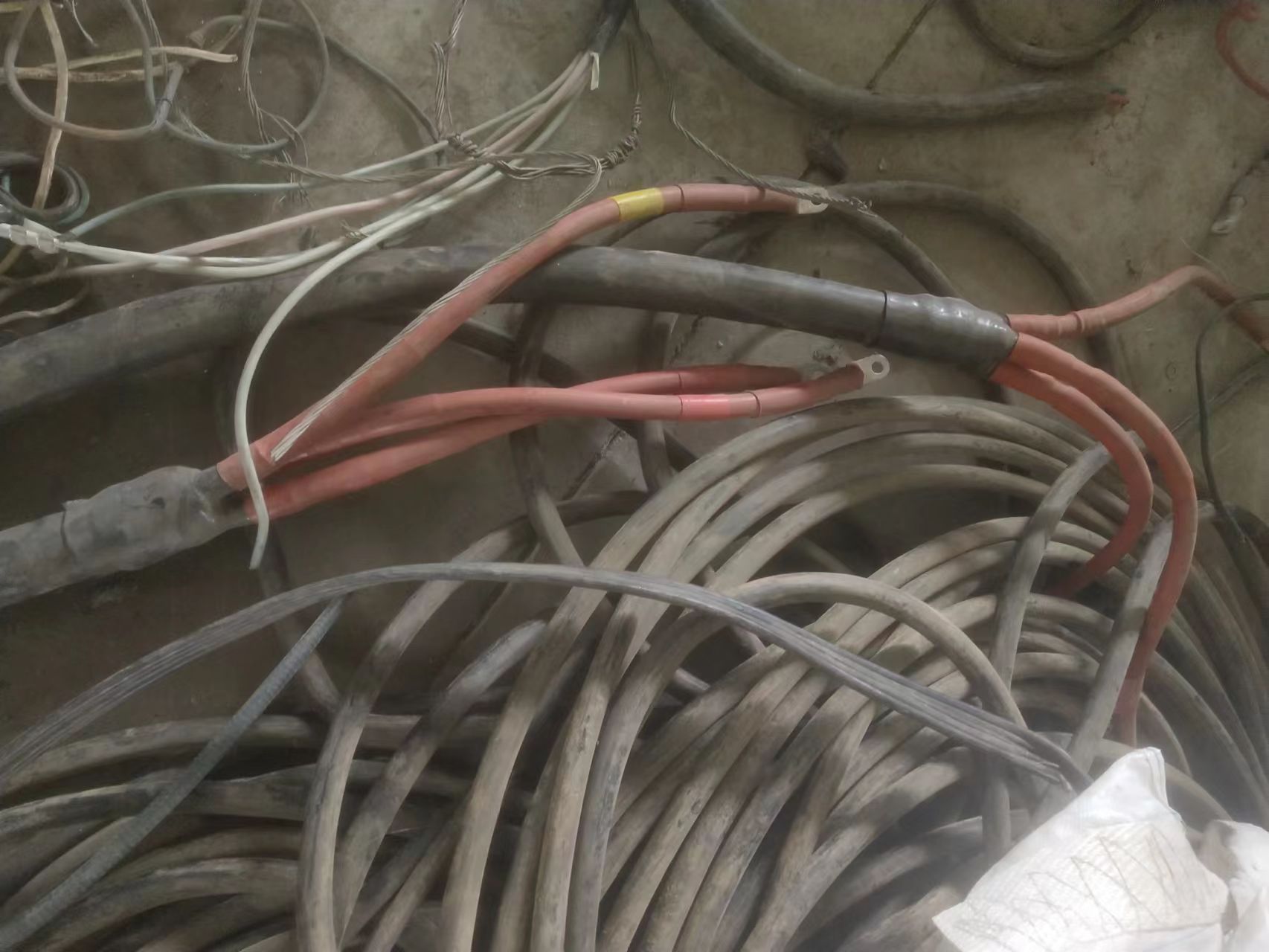 安庆废旧电缆回收 电力线缆铜芯报废电线收购
