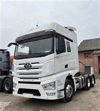 解放J7国五550马力半挂车ZF自动挡带液缓，铝合金轮毂，速比2.688