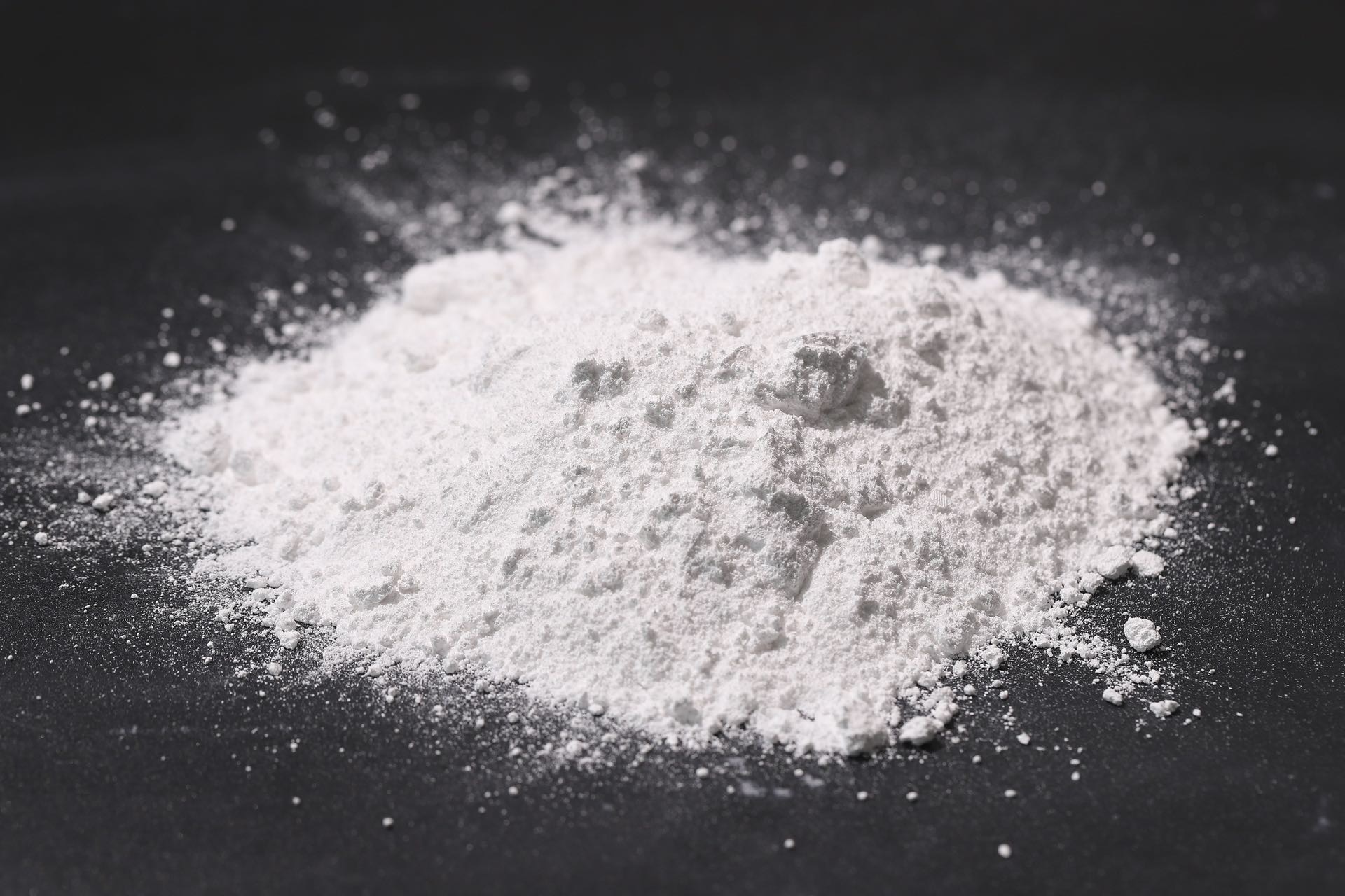 氧化锆粉，钇稳定氧化锆粉，碳酸锆，硫酸锆，硅酸锆，碳酸锶