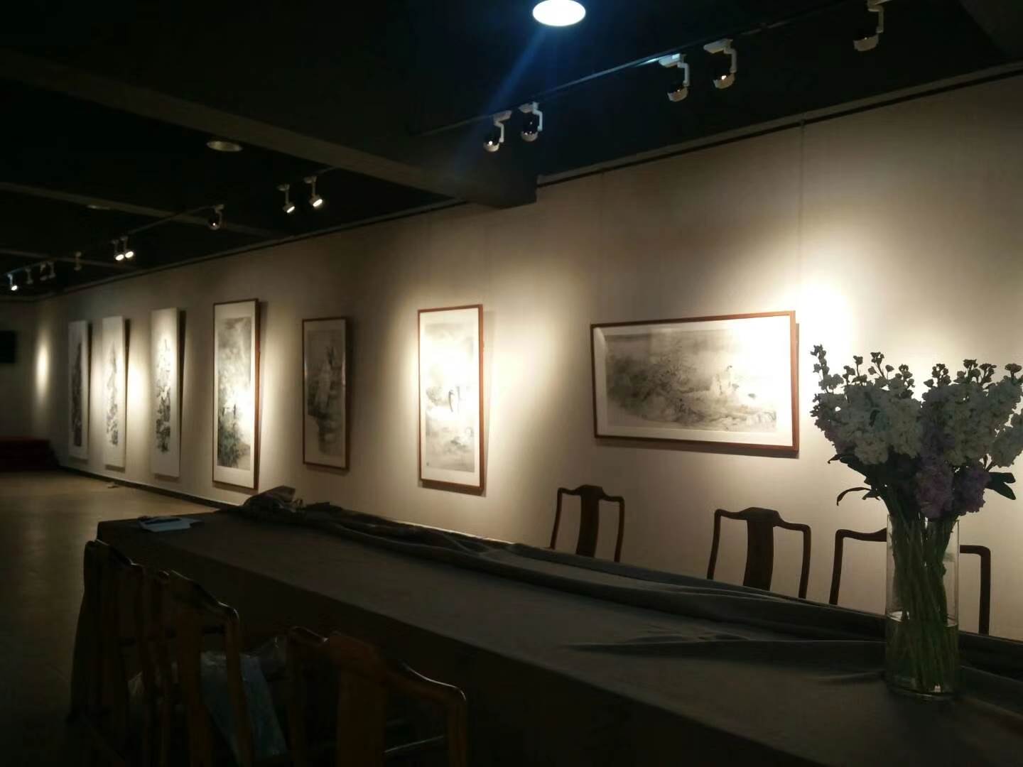 重庆哪里有高档装裱店 重庆装饰画画框 欢迎来电了解