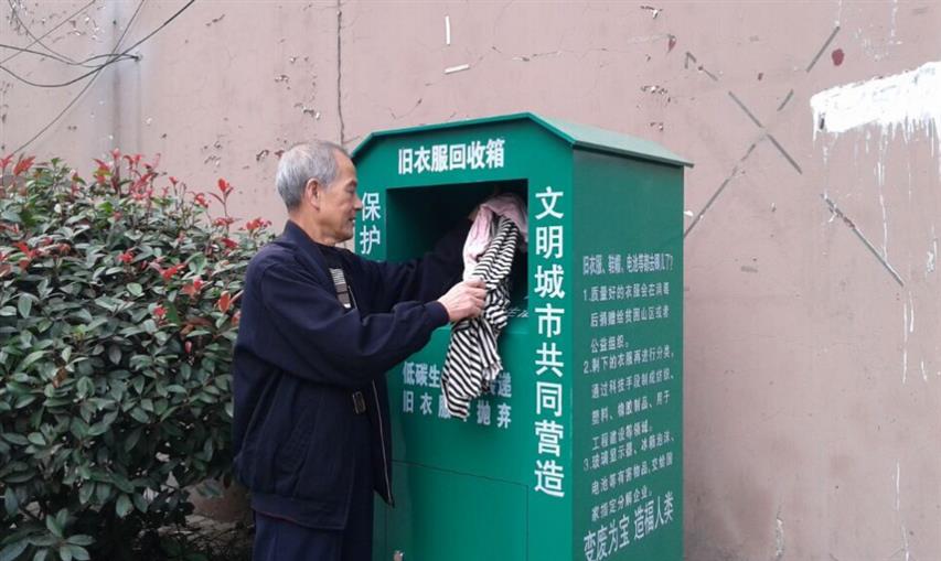 废旧上海库存服装回收当面结算,回收库存服装