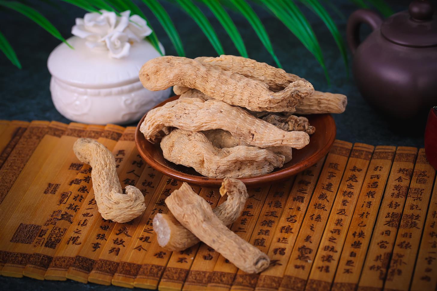 天麻泡水喝的功效有什么作用哪里有卖石斛花泡水喝的功效