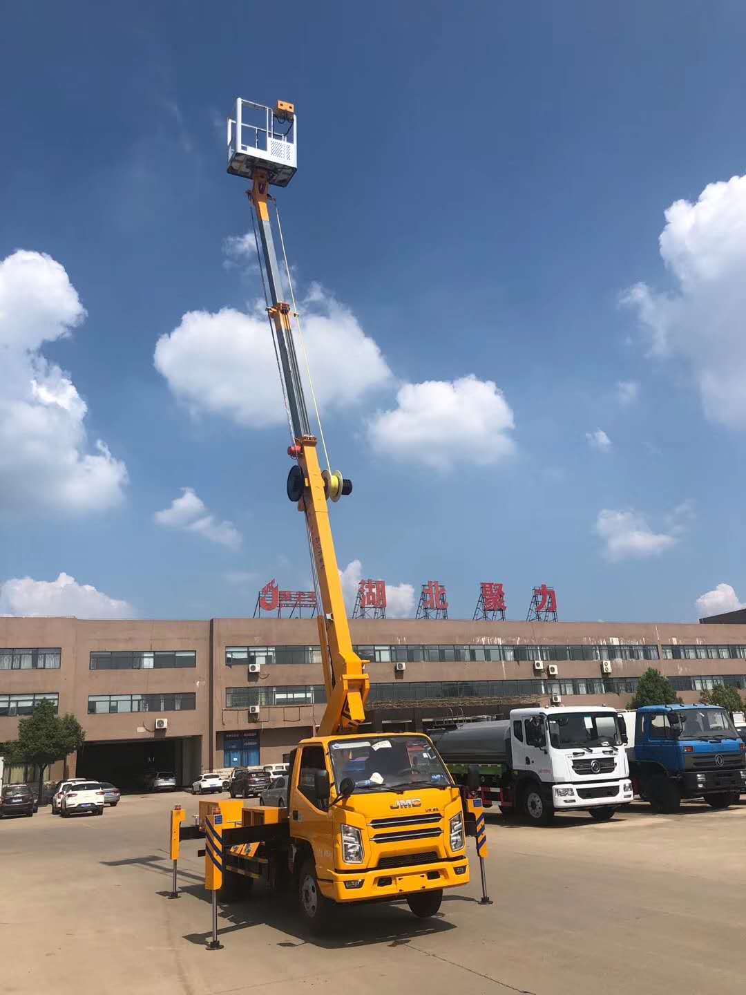 30多米高空作业车云梯车点击查看所有产品