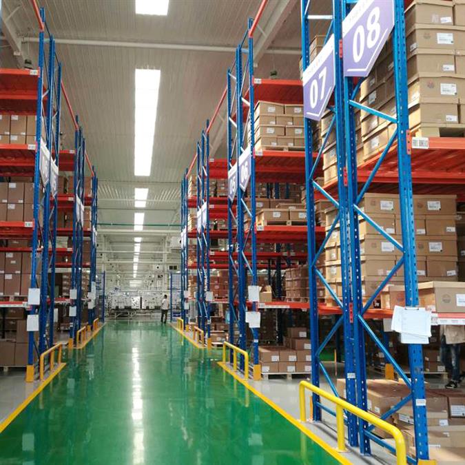 西安横梁式货架 结构简单 使用方便 叉车自由存取货物