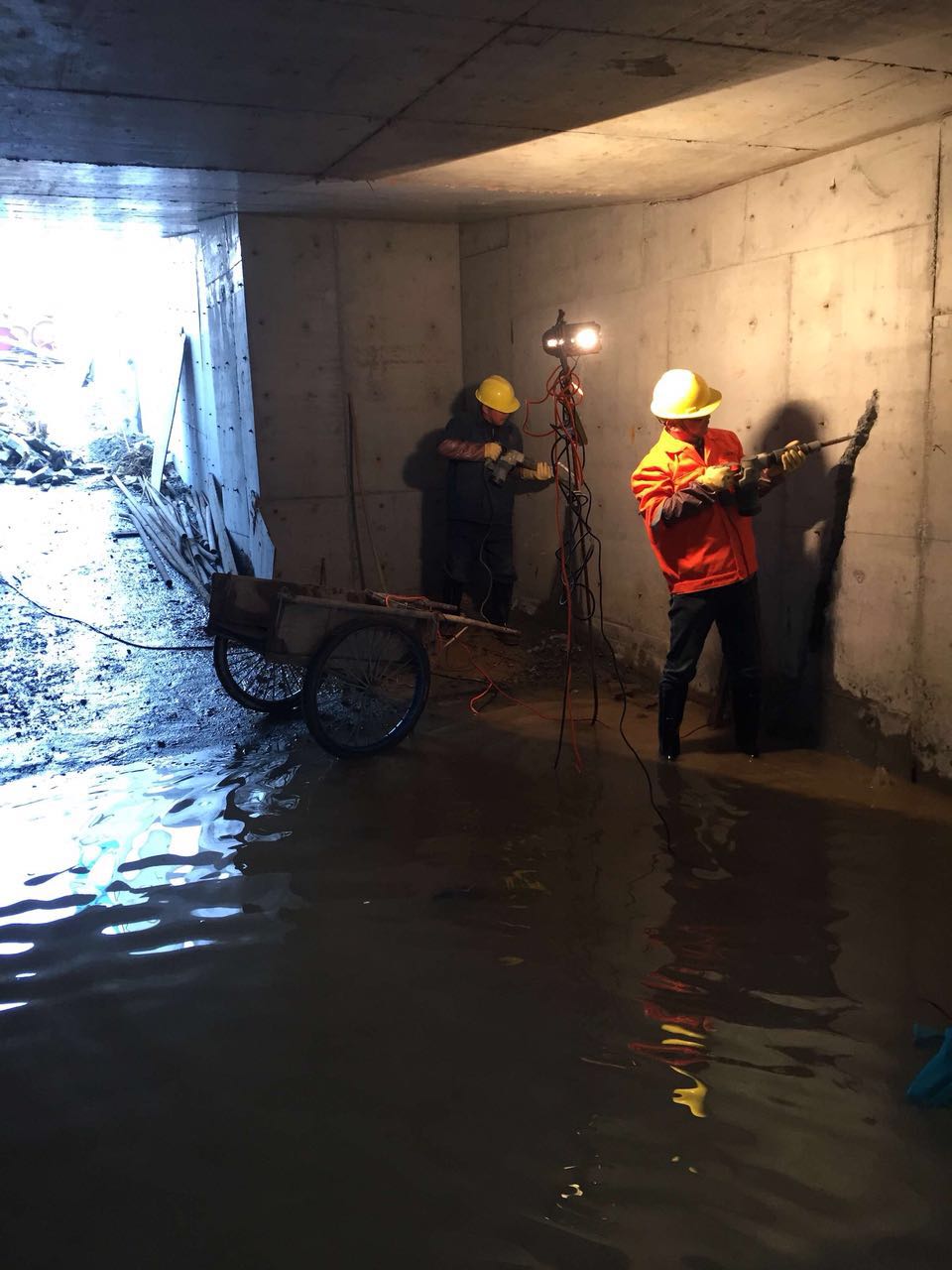 成都正规防水堵漏施工方案