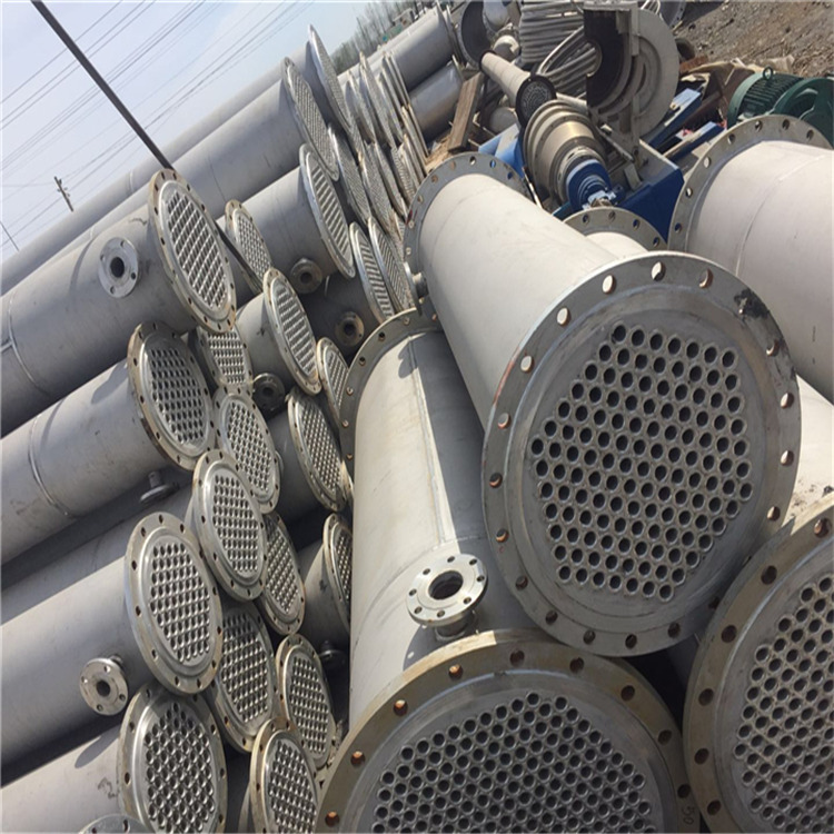 淋浇式不锈钢冷凝器需布置在机房外开敞,通风处或机房屋顶上.