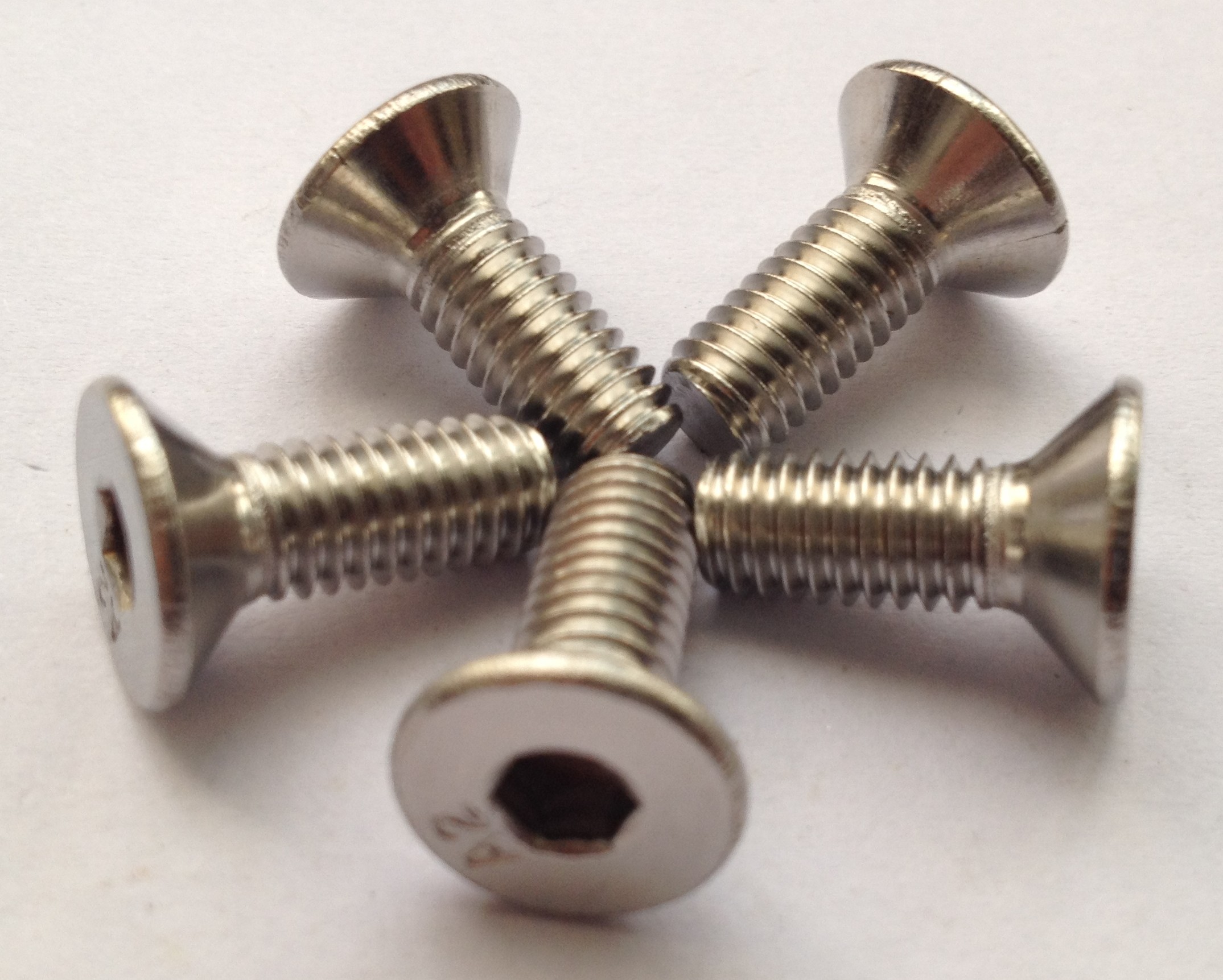 广东黑色不锈钢平杯螺丝 高盐雾钝化螺丝 不锈钢标准